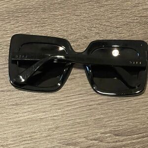 Black Diff Sunglasses